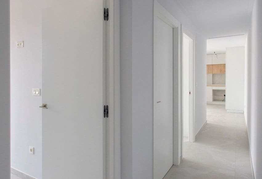 Ático de 2 habitaciones en Torrevieja en venta con piscina - 300.000 € (Ref: 9293735)