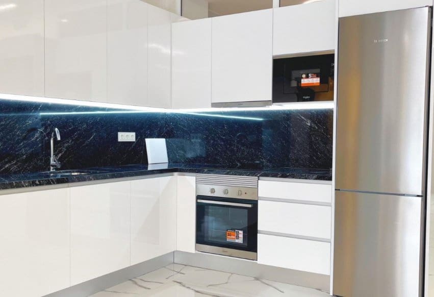 2 makuuhuone Ranta-asunto myytävänä paikassa Torrevieja - 260 000 € (Ref: 9293736)