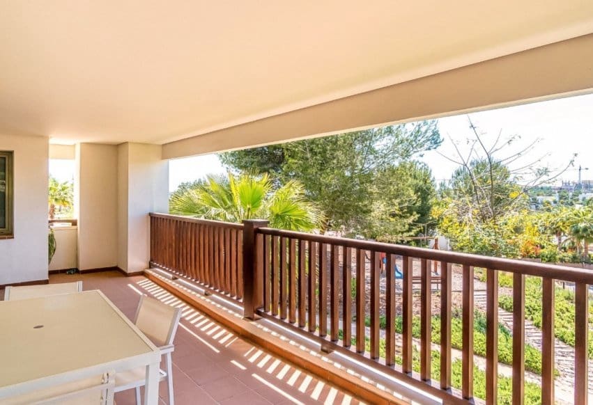 3 quarto Apartamento para venda em Las Colinas Golf com piscina - 345 000 € (Ref: 9293738)