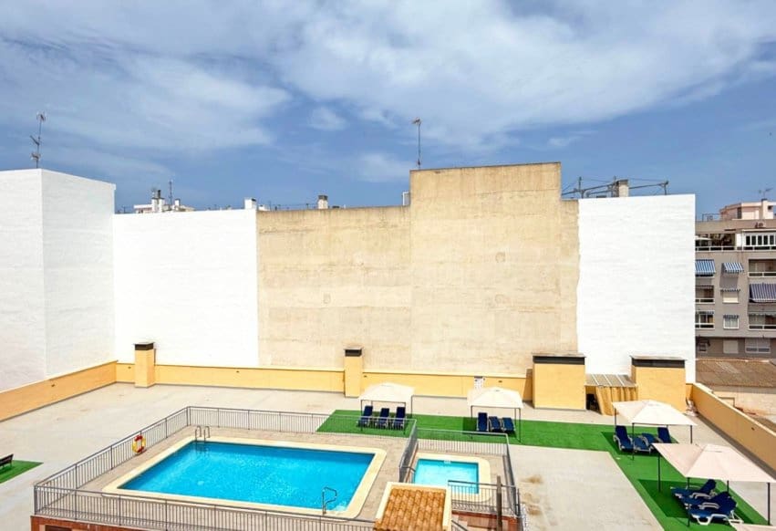 3 sypialnia Apartament na sprzedaż w Torrevieja z basenem - 185 000 € (Ref: 9293740)