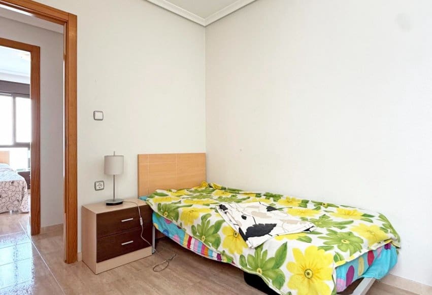 3 sypialnia Apartament na sprzedaż w Torrevieja z basenem - 185 000 € (Ref: 9293740)