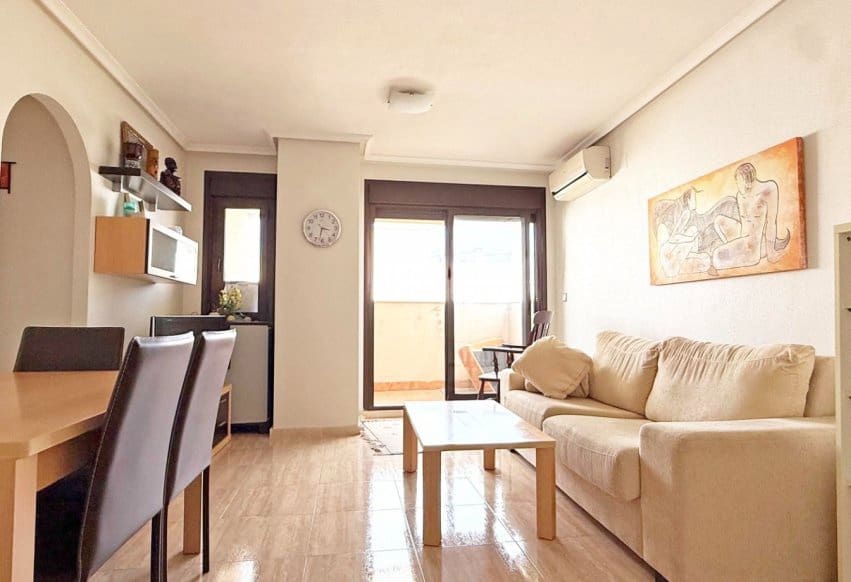 3 sypialnia Apartament na sprzedaż w Torrevieja z basenem - 185 000 € (Ref: 9293740)