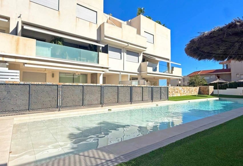 3 bedroom Beach Apartment for sale in Cabo de Palos with pool - € 498,000 (Ref: 9293748)