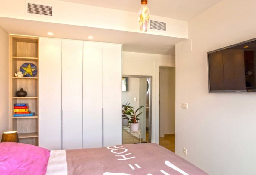 Ático de 2 habitaciones en Villamartin en venta con piscina - 299.950 € (Ref: 9293749)