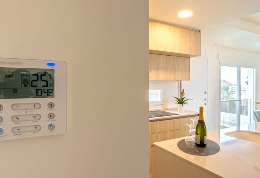 Ático de 2 habitaciones en Villamartin en venta con piscina - 299.950 € (Ref: 9293749)