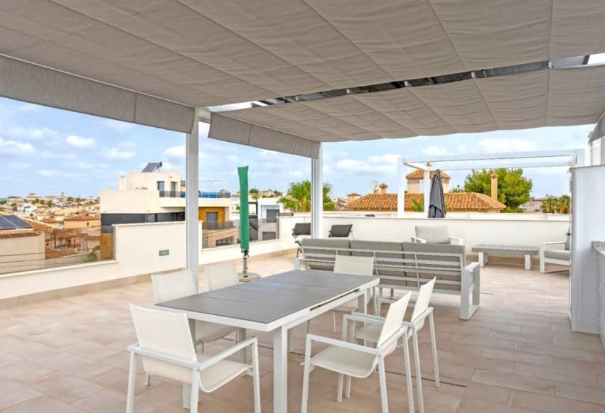 Ático de 2 habitaciones en Villamartin en venta con piscina - 299.950 € (Ref: 9293749)
