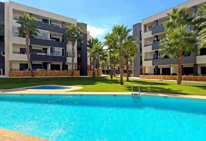 2 bedroom Apartment for sale in Los Altos with pool - € 249,000 (Ref: 9293751)