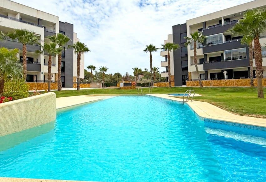2 bedroom Apartment for sale in Los Altos with pool - € 249,000 (Ref: 9293751)