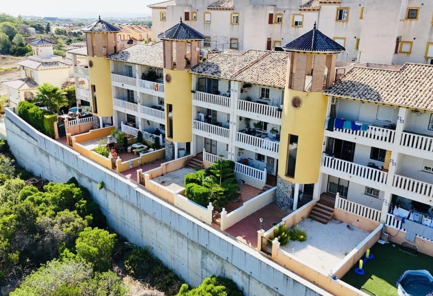 2 bedroom Apartment for sale in Cabo Roig with pool - € 159,000 (Ref: 9293754)
