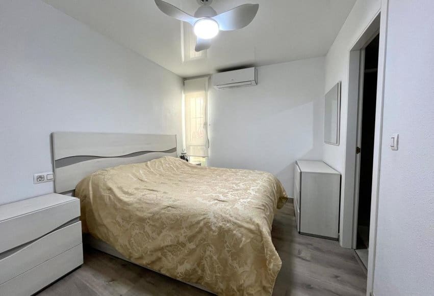 4 soveværelse Lejlighed til salg i Torrevieja - € 210.000 (Ref: 9293759)