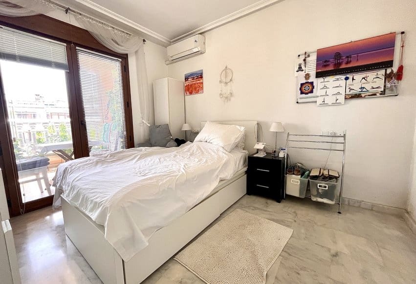 2 bedroom Apartment for sale in Villamartin with pool - € 179,999 (Ref: 9293763)