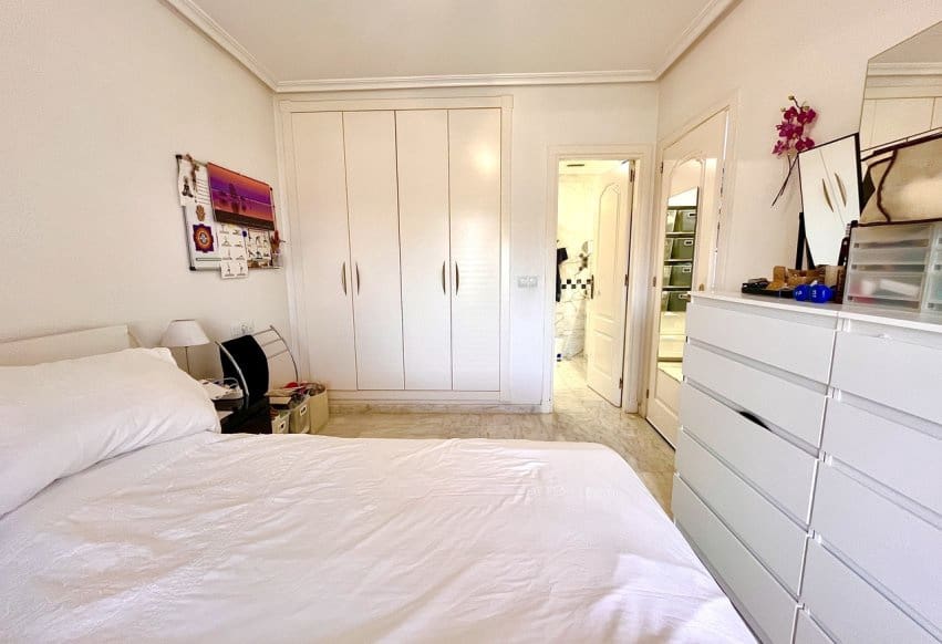 2 bedroom Apartment for sale in Villamartin with pool - € 179,999 (Ref: 9293763)