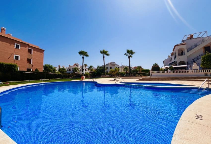 2 bedroom Apartment for sale in Villamartin with pool - € 179,999 (Ref: 9293763)