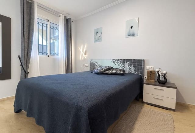 2 soveværelse Lejlighed til salg i Dehesa de Campoamor, Orihuela med swimmingpool - € 179.000 (Ref: 9293768)