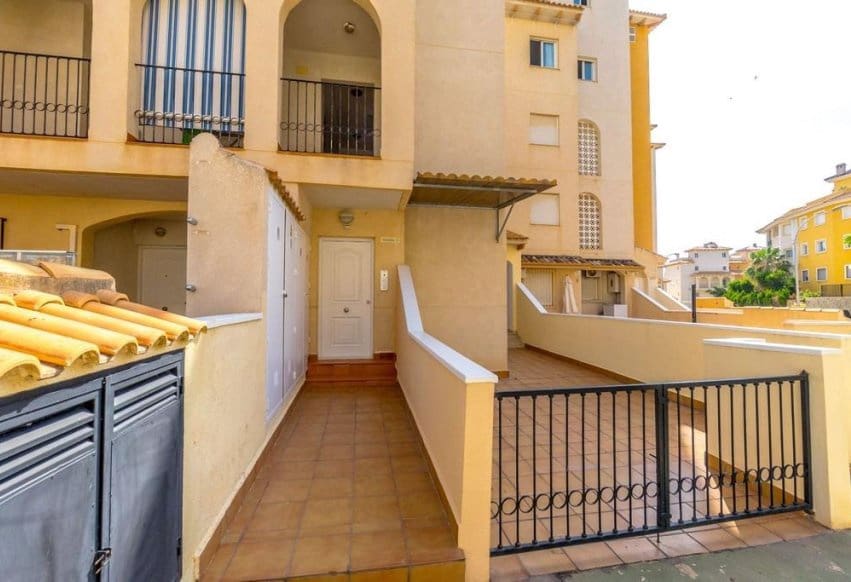 2 bedroom Apartment for sale in Campoamor with pool - € 185,000 (Ref: 9293770)