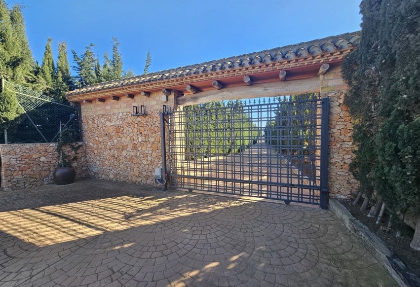 5 bedroom Villa for sale in Atamaria with pool - € 2,300,000 (Ref: 9307139)