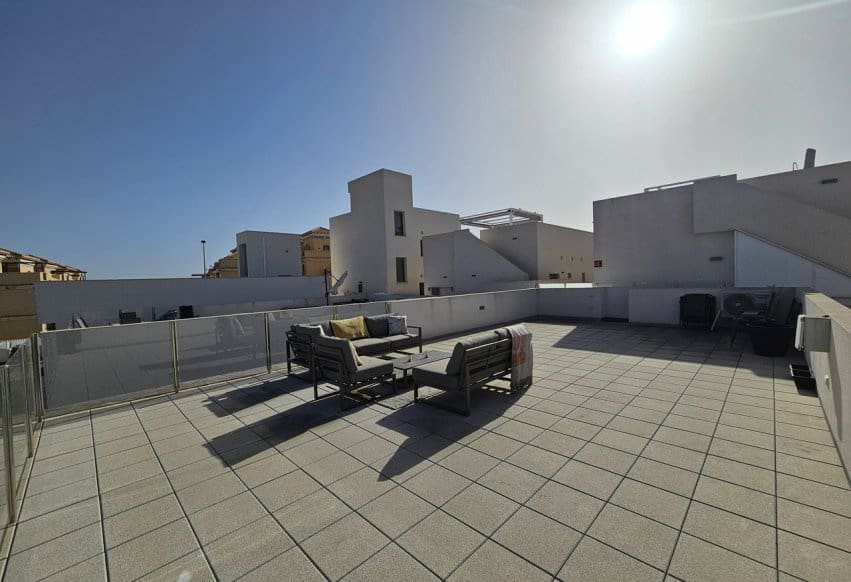 3 bedroom Villa for sale in Villamartin with pool - € 369,950 (Ref: 9307143)