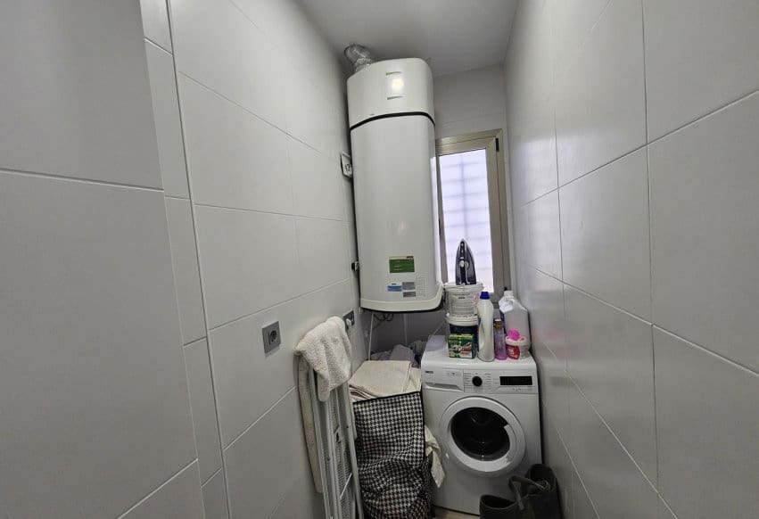 3 bedroom Villa for sale in Villamartin with pool - € 369,950 (Ref: 9307143)