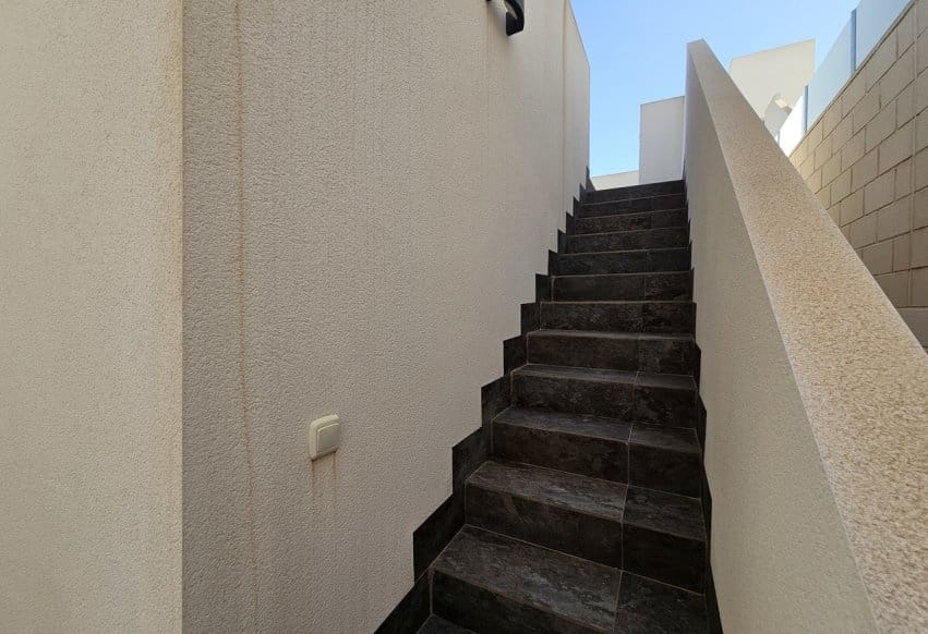 3 bedroom Villa for sale in Villamartin with pool - € 369,950 (Ref: 9307143)