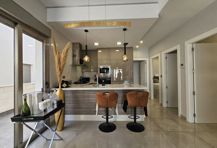 3 bedroom Villa for sale in Villamartin with pool - € 369,950 (Ref: 9307143)