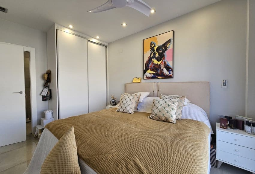 3 bedroom Villa for sale in Villamartin with pool - € 369,950 (Ref: 9307143)