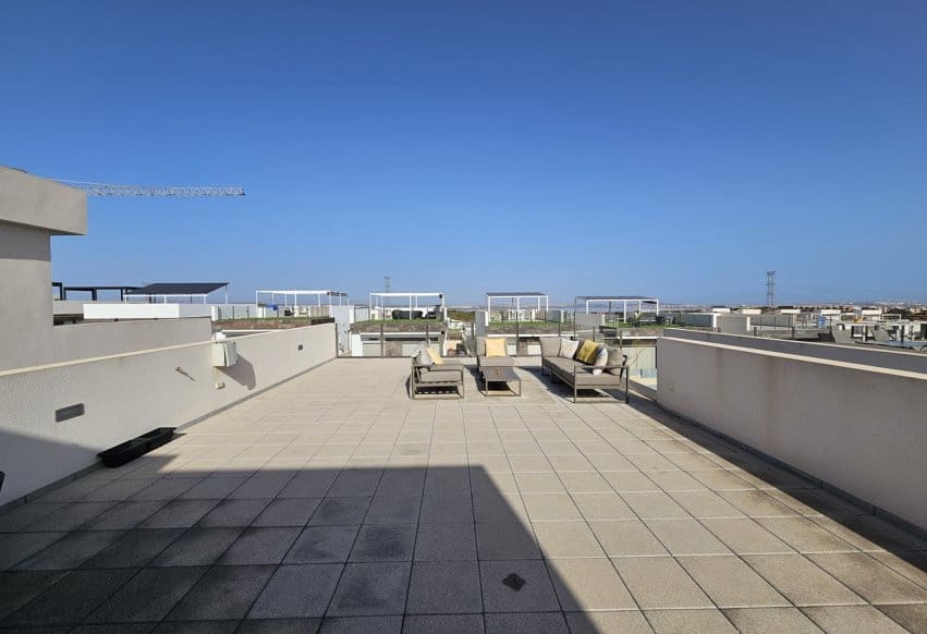 3 bedroom Villa for sale in Villamartin with pool - € 369,950 (Ref: 9307143)