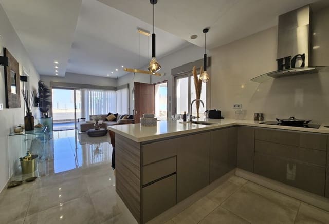 3 bedroom Villa for sale in Villamartin, Orihuela with pool - € 369,950 (Ref: 9307143)