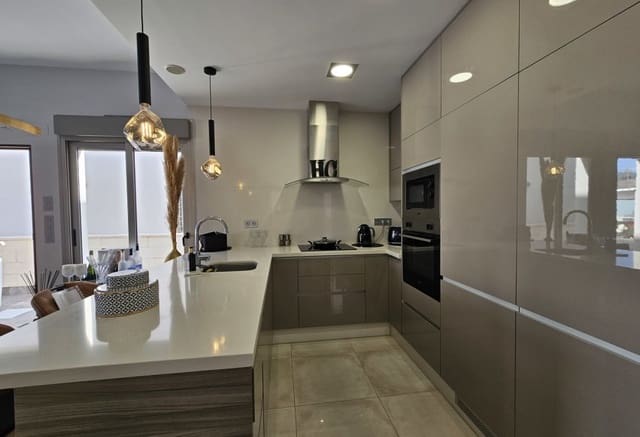 3 bedroom Villa for sale in Villamartin, Orihuela with pool - € 369,950 (Ref: 9307143)