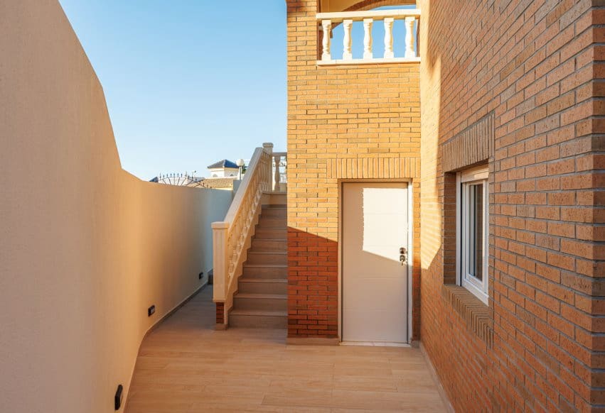 4 bedroom Villa for sale in Ciudad Quesada with pool - € 580,000 (Ref: 9307144)