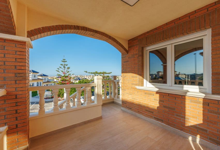 4 bedroom Villa for sale in Ciudad Quesada with pool - € 580,000 (Ref: 9307144)