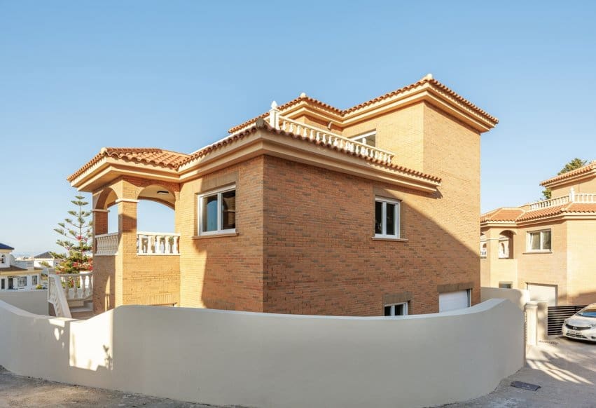 4 bedroom Villa for sale in Ciudad Quesada with pool - € 580,000 (Ref: 9307144)