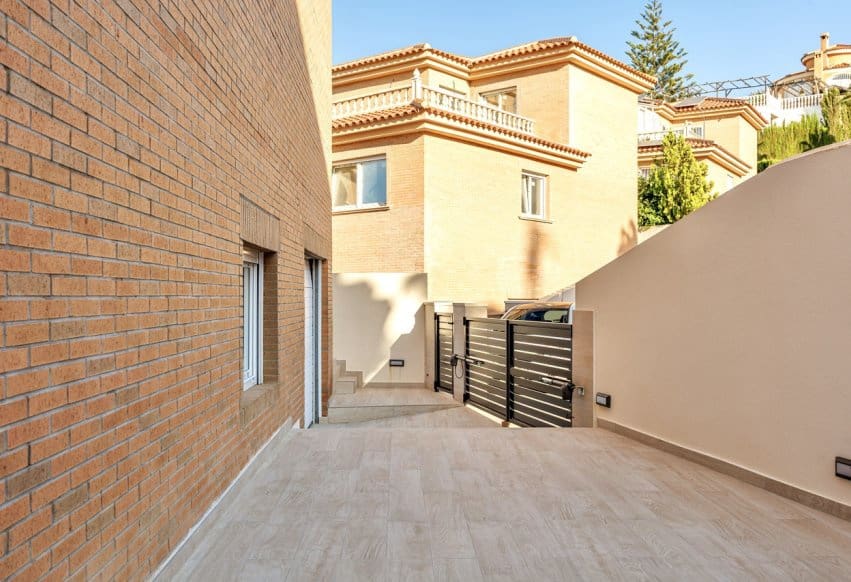 4 bedroom Villa for sale in Ciudad Quesada with pool - € 580,000 (Ref: 9307144)