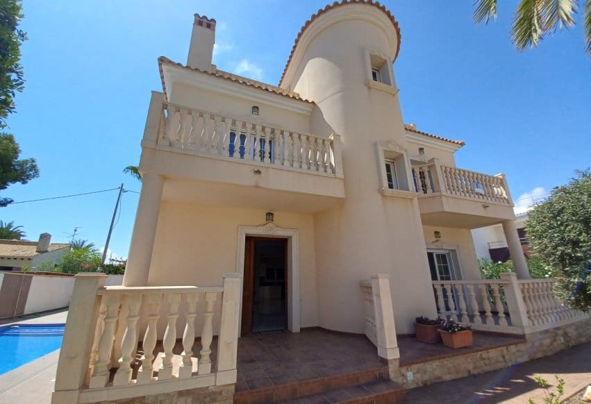 4 soveværelse Villa til salg i Cabo Roig med swimmingpool - € 910.000 (Ref: 9307145)