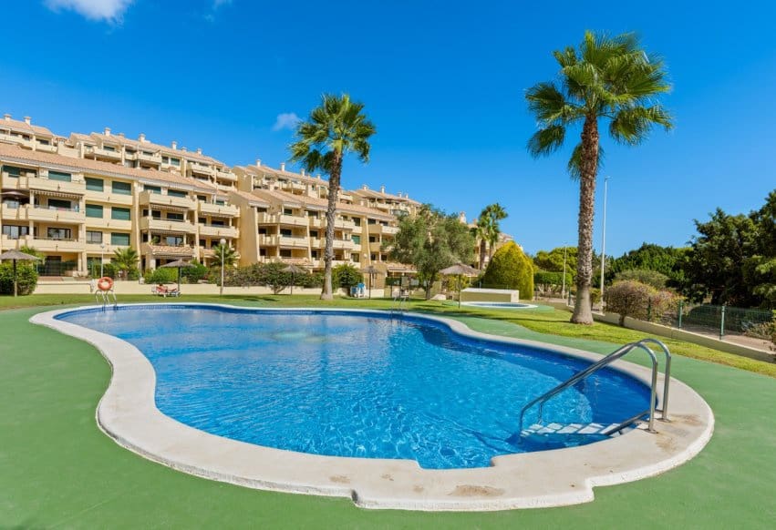 2 chambre Penthouse à vendre à Campoamor avec piscine - 279 000 € (Ref: 9307152)