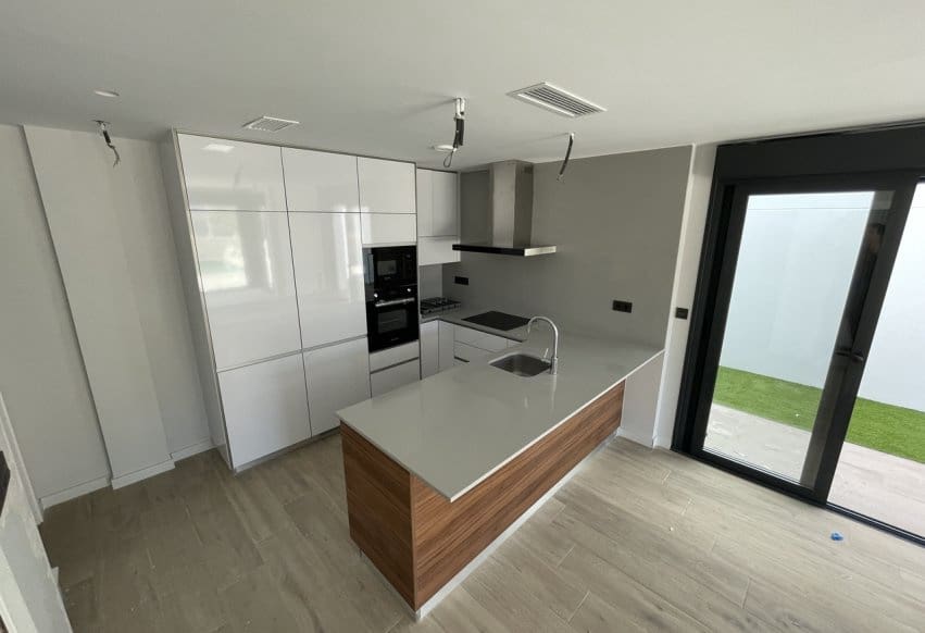 4 bedroom Beach Apartment for sale in Pilar de la Horadada with pool - € 575,000 (Ref: 9307153)