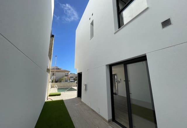 4 makuuhuone Ranta-asunto myytävänä paikassa Pilar de la Horadada ciudad, Pilar de la Horadada mukana uima-altaan - 575 000 € (Ref: 9307153)