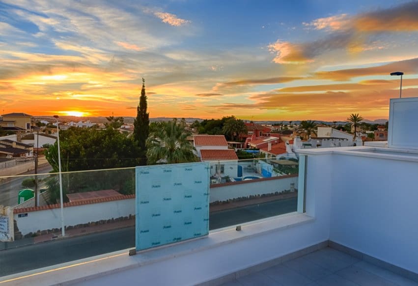 3 bedroom Terraced Villa for sale in Pilar de la Horadada with pool - € 354,900 (Ref: 9357640)