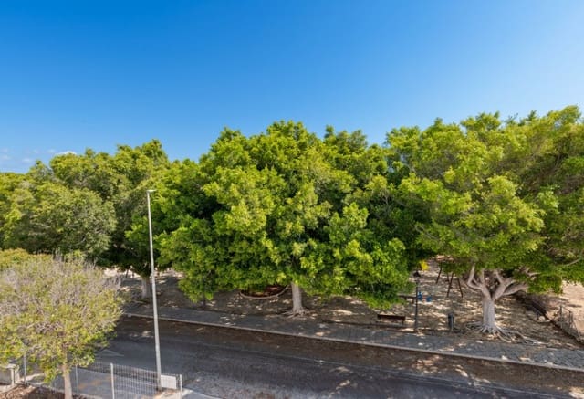 3 soveværelse Villa til salg i Mil Palmeras, Pilar de la Horadada - € 539.900 (Ref: 9357641)