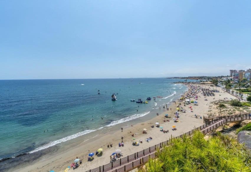 Apartamento Playa de 3 habitaciones en Campoamor en venta con piscina - 365.000 € (Ref: 9357648)