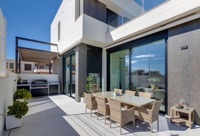 3 slaapkamer Villa te koop in Pinar de Campoverde, Pilar de la Horadada - € 579.000 (Ref: 9360692)