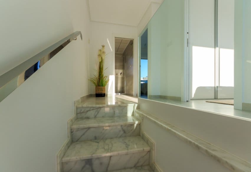 4 makuuhuone Omakotitalo myytävänä paikassa Pilar de la Horadada mukana uima-altaan - 369 900 € (Ref: 9360694)