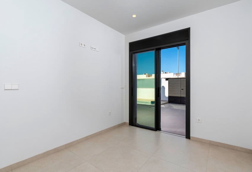 3 bedroom Bungalow for sale in Pilar de la Horadada with pool - € 369,900 (Ref: 9360695)