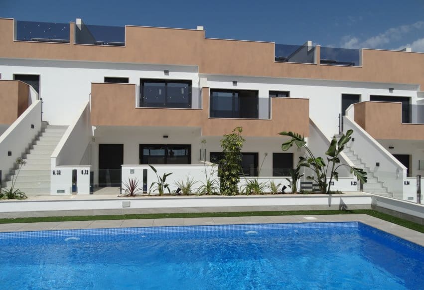 3 bedroom Bungalow for sale in Pilar de la Horadada with pool - € 285,000 (Ref: 9360817)