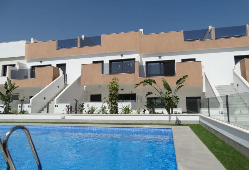 3 bedroom Bungalow for sale in Pilar de la Horadada with pool - € 285,000 (Ref: 9360817)