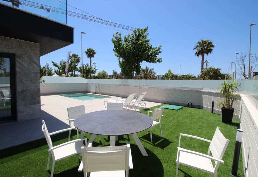 3 bedroom Villa for sale in Pilar de la Horadada - € 725,000 (Ref: 9360819)