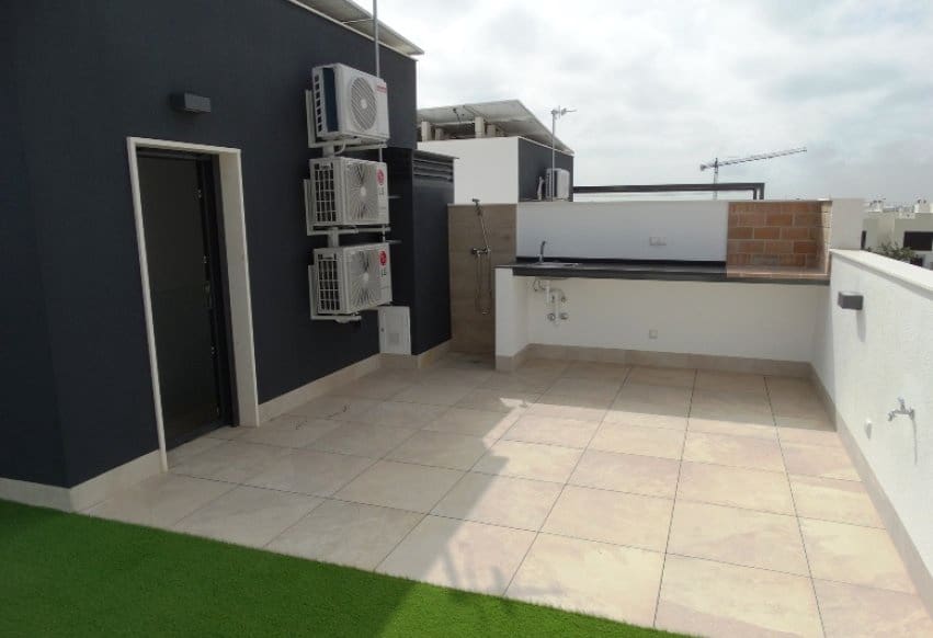 3 bedroom Townhouse for sale in Pilar de la Horadada with pool - € 379,900 (Ref: 9360821)