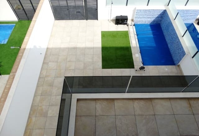 3 slaapkamer Huis te koop in Pilar de la Horadada ciudad, Pilar de la Horadada met zwembad - € 379.900 (Ref: 9360821)