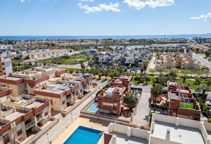 1 soveværelse Lejlighed til salg i Orihuela Costa med swimmingpool - € 129.500 (Ref: 9360825)