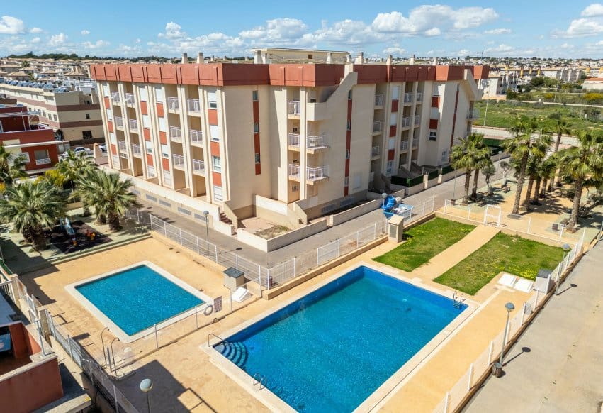 2 soveværelse Lejlighed til salg i Orihuela Costa med swimmingpool - € 187.500 (Ref: 9360827)