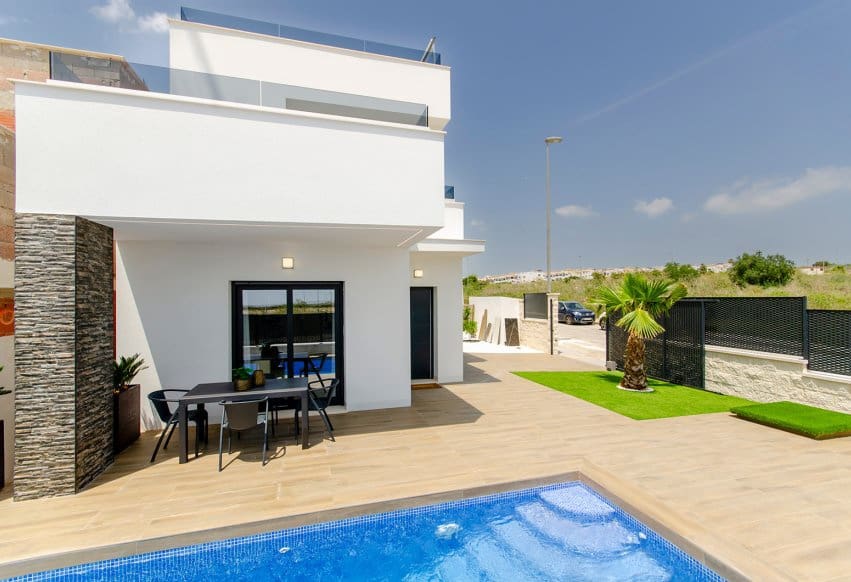 3 bedroom Villa for sale in Orihuela Costa - € 389,000 (Ref: 9360911)